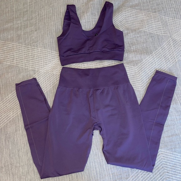 Gymshark Seamless Set - Picture 2 of 3